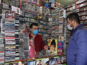 Müzikteki dijitalleşmeden etkilenmedi, 40 yıldır kaset satıyor