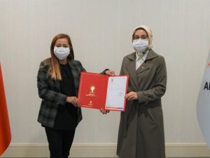 Zelal Sara Kars AK Parti kadın Kolları Başkanlığı’na atandı