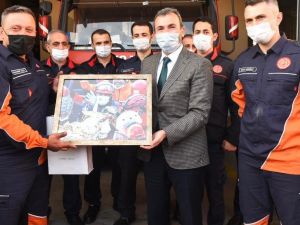 Elif’in parmağını tuttuğu kahraman İtfaiyeci: “Hiçbir hareket yoktu, ölmüş olduğunu düşünmüştük"