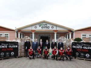 Sincan’dan İzmir’e yardım tırı