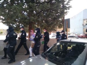 Gediz’de hırsızlık zanlısı 3 kadın yakalandı