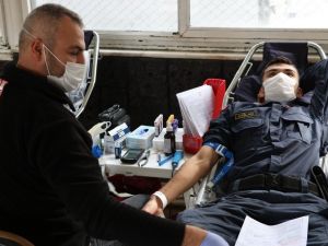 Denizli il Jandarma Komutanlığı kan bağışında bulundu
