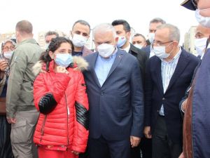 Yıldırım, İzmir’de kurulan çadır kentte