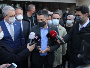 Bakan Pakdemirli, hastanede tedavi gören depremzedeleri ziyaret etti