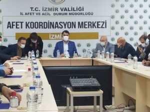 İzmir’de eğitime bir hafta daha ara verilirken Bakan Kurum: "857 okulumuzdan 5 tanesinin ağır, 18 tanesinin ise orta hasarlı olduğunu tespit ettik"