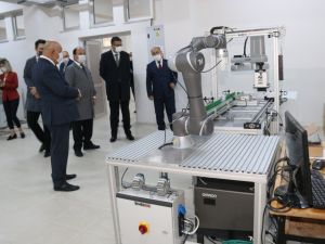 Vali Çelik: “Korona virüs salgınıyla mücadelede alınan tedbir ve önlemlere hassasiyet gösterilmeli”