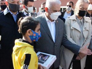Bakan Pakdemirli ve Binali Yıldırım tsunami vuran mahalleyi ziyaret etti