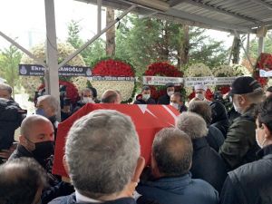 Türk müziğinin duayen ismi Timur Selçuk, son yolculuğuna uğurlandı