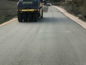 İshak Gazel: “Beton yollarımıza yenileri ekleniyor”