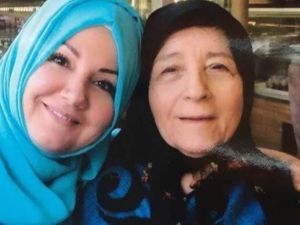 İkbal Gürpınar’ın annesi korona virüs nedeniyle hayatını kaybetti
