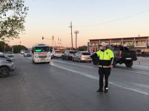 Kuşadası’nda minibüslerde maske denetlemesi yapıldı