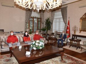 Manisa AKUT üyeleri Vali Karadeniz’e bilgi verdi
