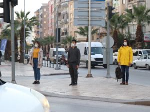 Denizli’de 09.05’te çalan sirenle birlikte hayat 2 dakikalığına durdu