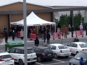 Korona testi sırasında Ata’ya saygı duruşu