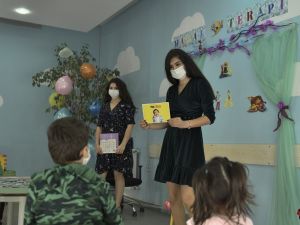 Masal terapisi ile çocukların iç dünyasına ulaşılıyor