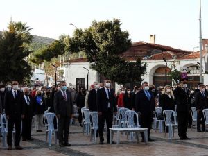 İzmir’in ilçelerinde saat 09.05’te hayat durdu