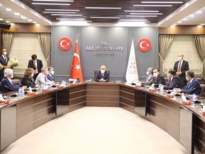 Hazine ve Maliye Bakanı Elvan göreve başladı