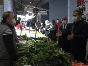 Vali Yerlikaya Esenler’de pazar denetimi yaptı