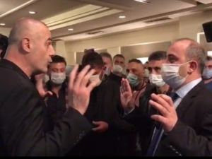 AK Parti Trabzon İl Başkan aday adaylığını açıklamak isterken polisin ‘pandemi’ uyarısı ile karşılaştı