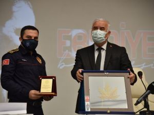 İzmir depreminin kahramanları onurlandırıldı