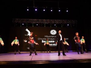 Anadolu Ateşi Atatürk için sahne aldı