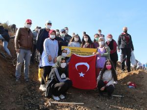 Fidan dikim etkinliğinde öğrenciler birbirine meydan okudu