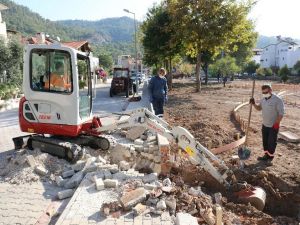 Marmaris Zübeyde Hanım Parkı yenileniyor