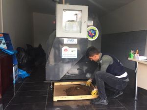 Keçiören’de organik atık getirene organik gübre hediye