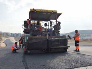Aliağa’da asfalt çalışmaları devam ediyor
