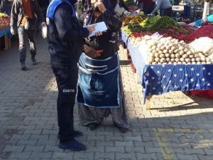 Kuşadası zabıtası’ndan maske ve sigara denetimi