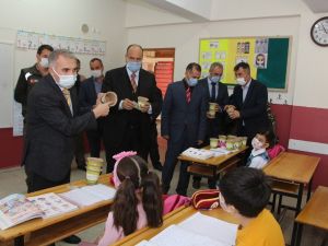 Kula’da 4 bin 500 öğrencinin tohumu fidana dönüşecek