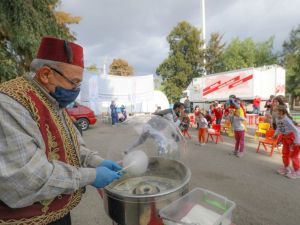 Buca Belediyesinden çadır kentin miniklerine hafta sonu sürprizi
