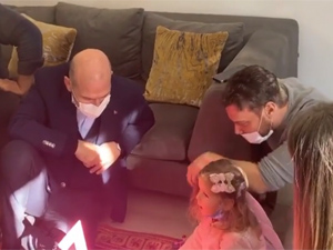 Bakan Soylu ve ünlü şarkıcı Sinan Akçıl’dan minik Ayda’ya ziyaret