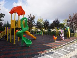 Akyurt’ta parklar yenilendi