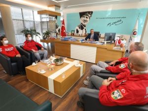 AKUT gönüllülerini duygulandıran sürpriz