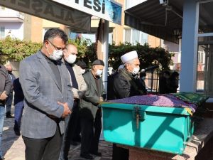 Alaşehir’in tarihi çınarı Ayşe nine 107 yaşında vefat etti