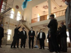 MHP’li Bulut, restore edilen camide incelemelerde bulundu