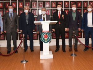 Başkan Zeybek: “Şehit yakınları ve gazilerimizin yaptıkları her türlü hayırlı hizmetin yanındayız”