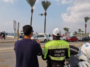 Kuşadası sahilinde drone ile trafik denetimi