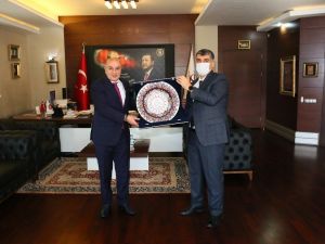 Keçiören Belediyesinden “pandeminin kahramanlarına” 123 bin kişilik yemek hizmeti