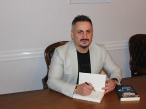 Akıl ile futbolun karşılaştığı kitap görücüye çıktı
