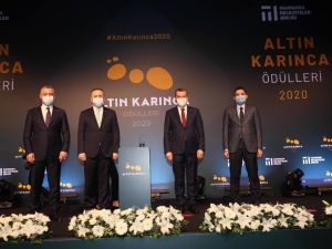 Zeytinburnu Belediyesi’ne çifte Altın Karınca ödülü