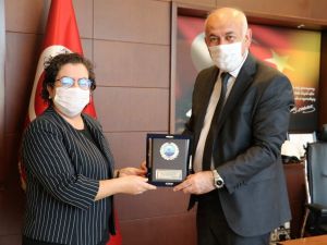 Başkan Tuncel’den, Dekan Genç’e teşekkür