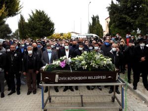 Gazeteci Nedim Demirağ Çeşme’de toprağa verildi