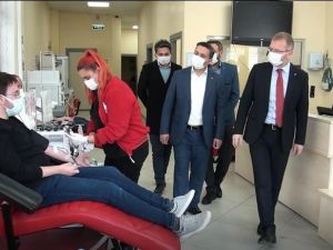 Kızılay Kütahya Şubesi’ne plazma kan cihazı