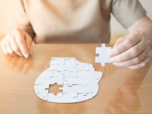 “Alzheimer ile doğru yaşamayı öğrenin”