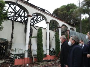 Cumhurbaşkanı Erdoğan, Vaniköy Camii’de incelemelerde bulundu