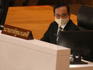 Tayland’da meclis, protestolar arasında anayasal reform tasarılarını onayladı