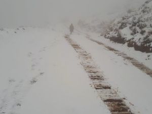 Manisa’da mevsimin ilk karı yağdı