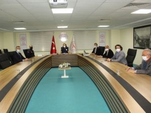 Aydın İl Sağlık Müdürü Açıkgöz özel hastane başhekimleri ile bir ara geldi